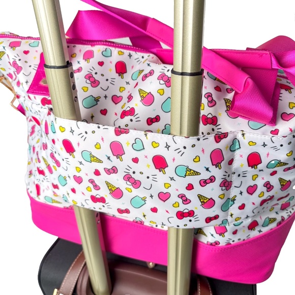 NWT Sanrio Hello Kitty Ice Cream Travel Bag Carry-On / Beach Tote🍦🎀🧳 - Picture 8 of 16